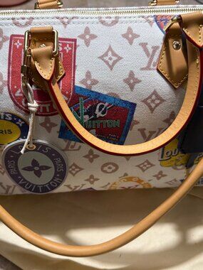 STUNNING Fashion Satchel w/dual straps! Perfect Bag for All Seasons!